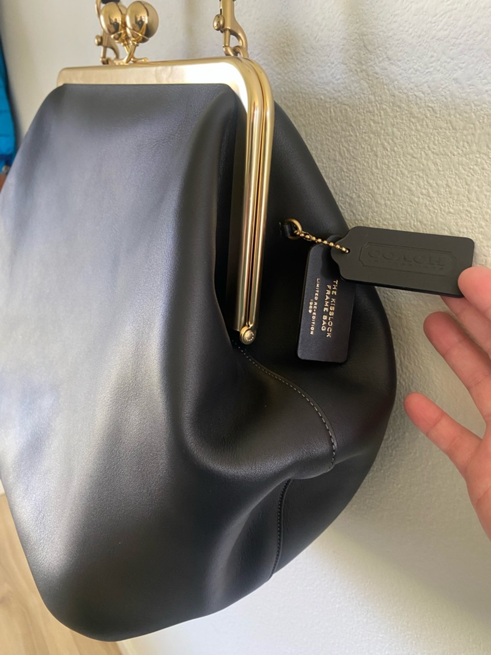 Coach The Kisslock Frame Bag Limited Re-Edition 1969 Large Black Brass - Picture 5 of 15